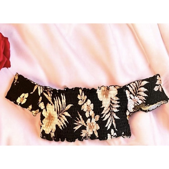 Victoria's Secret Other - Victorias Secret Pink Womens Blk/Pink Floral Off The Shoulder Bikini Top Size S